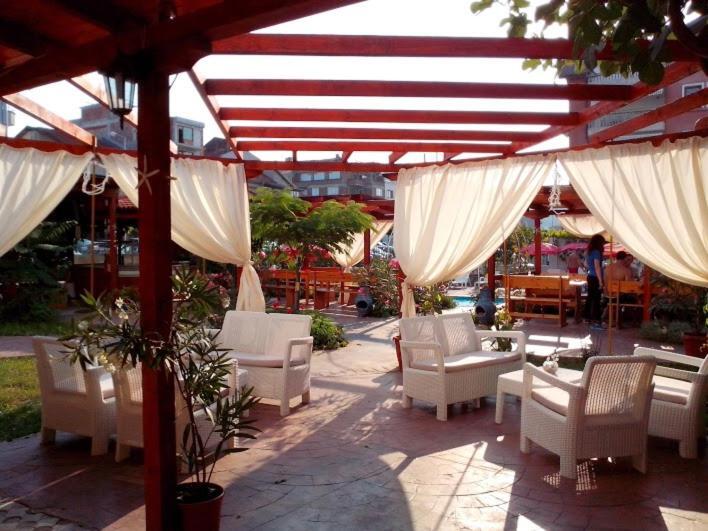 Alba Family Club Hotel Primorsko Exterior foto
